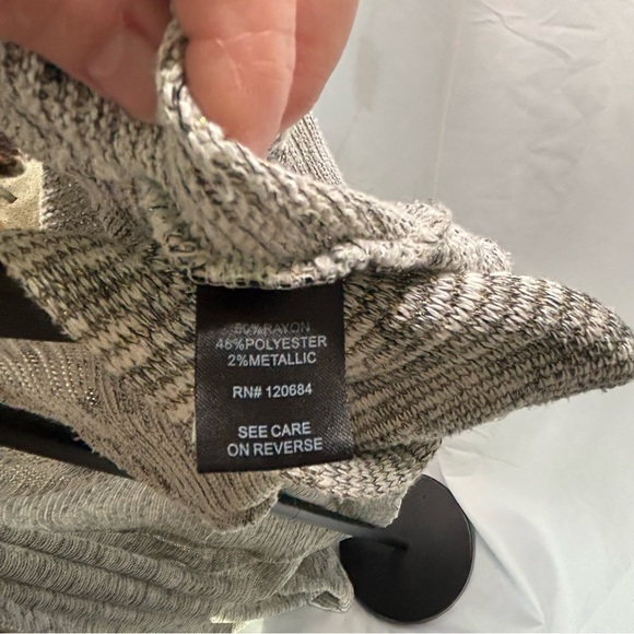 Torrid Cardigan Sweater Grey, White & Gold Metallic Knit Women’s Plus 1 - Picture 6 of 7